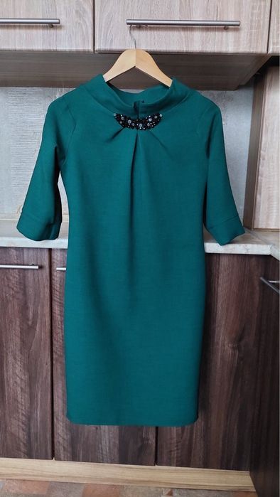Продам сукню зеленого кольору