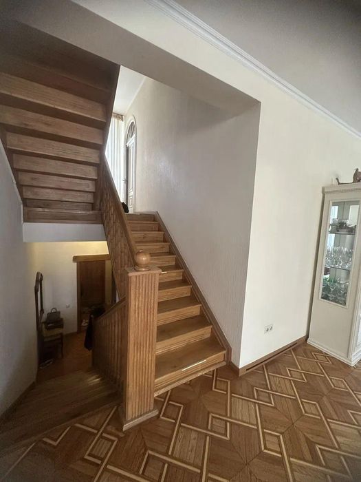 Продам 3-поверховий будинок Петропавлівська Борщагівка VD