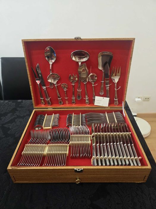 Faqueiro Antigo Completo - 180 Peças - Raro e Novo