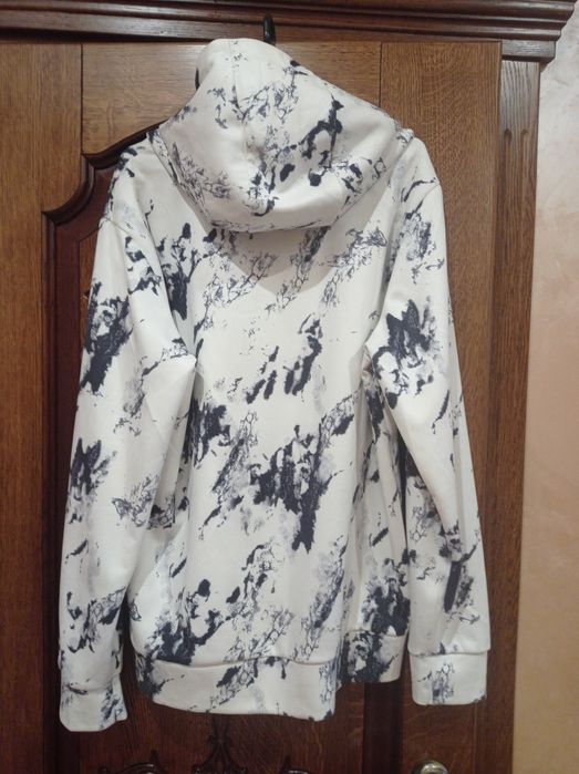 Худі.   розм.  М