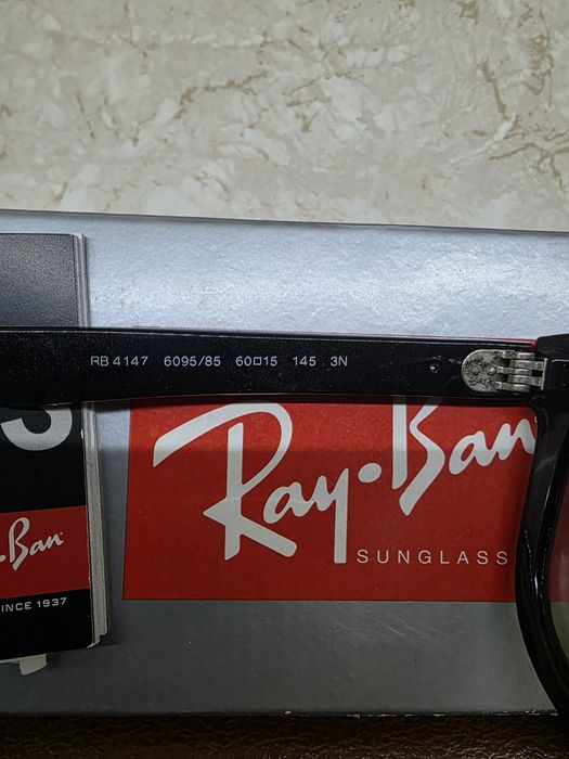 Продам солнцезащитные  очки Ray Ban