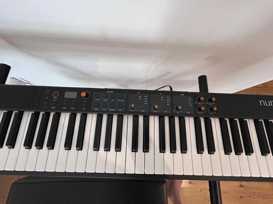 Teclado Studiologic Numa Compact 2 + acessórios