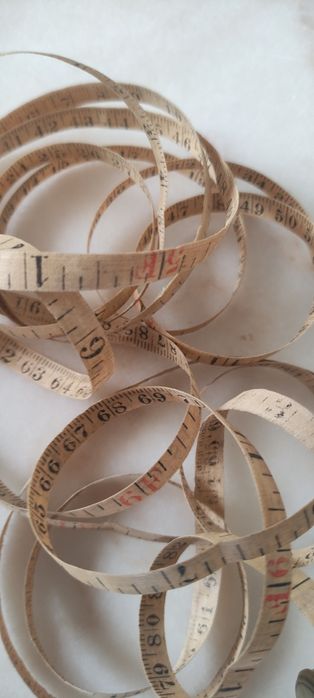 Antiga fita métrica em latao