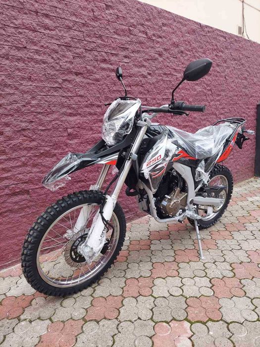 Мотоцикл LONCIN SX2 LX250GY-3K