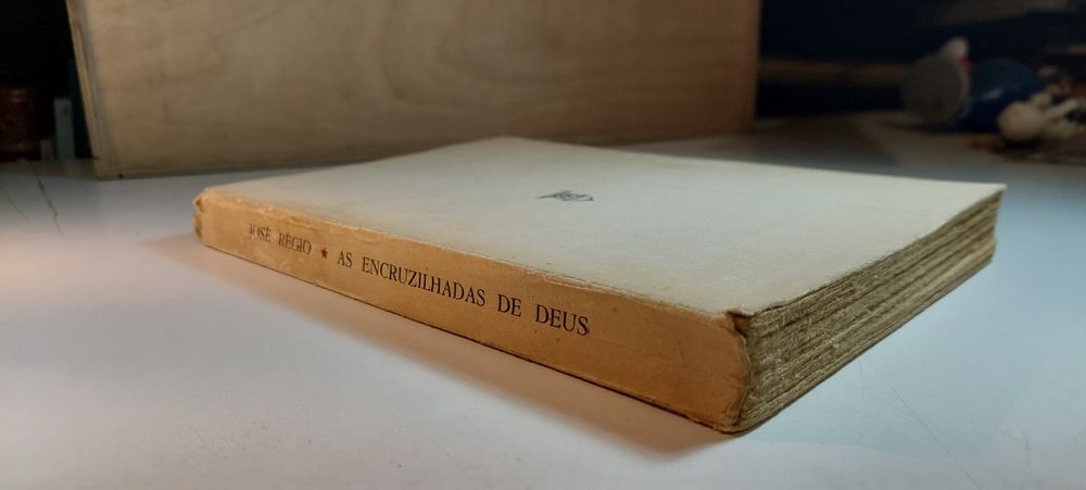 As Encruzilhadas de Deus - José Régio (3ª edição)