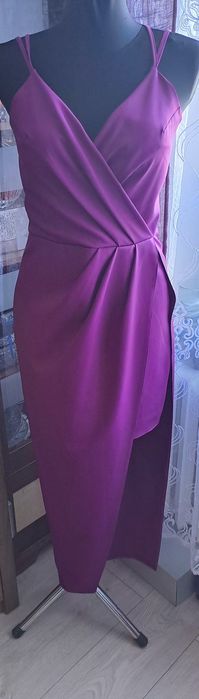 Dluga elegancka sukienka na ramiaczkach z rozporkiem i  ala krolta spo