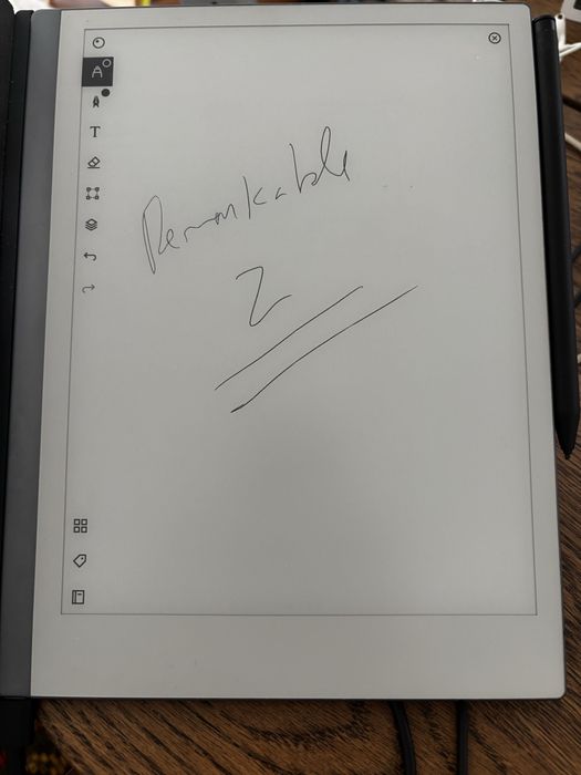 reMarkable 2 + Capa Book Folio Pele Preta + Caneta Marker Plus (Como Novo)