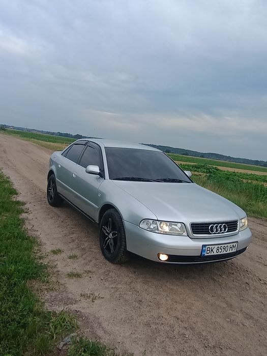 Продам надійну Audi A4,1.6 mpi