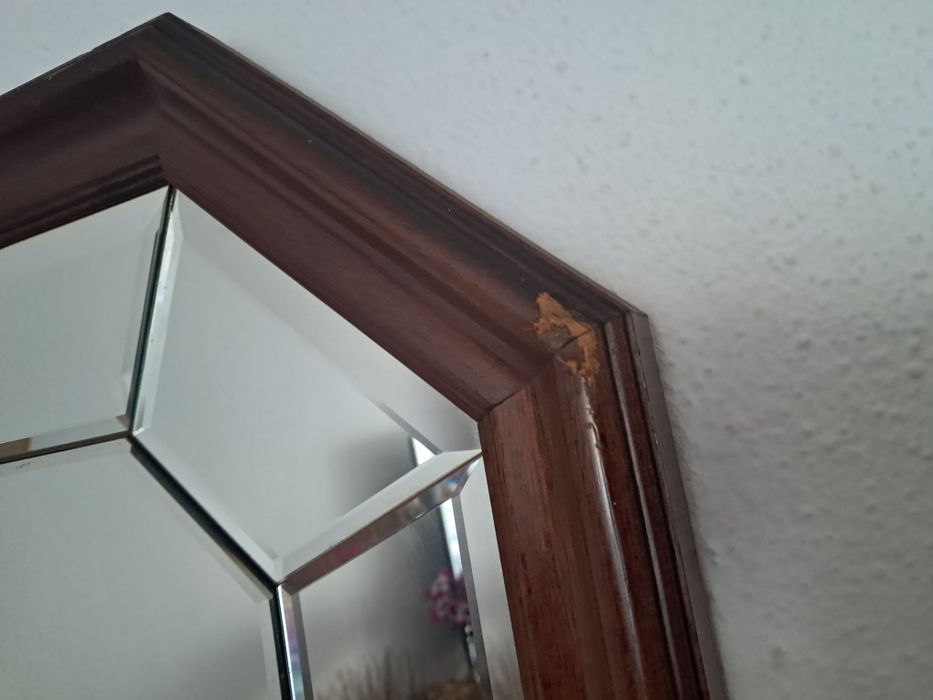 Espelho  com madeira maciça