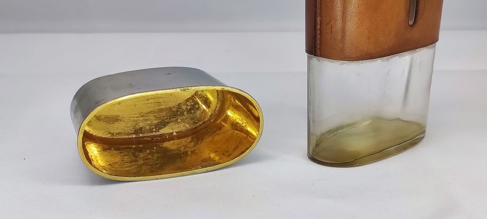 Butelka/piersiówka z pokrowcem