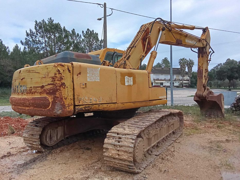 Escavadora Komatsu PC240-6