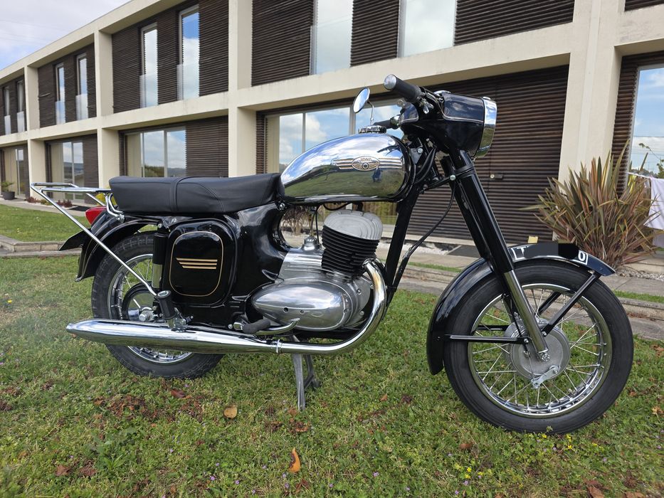 JAWA 250CC  ANO 1965