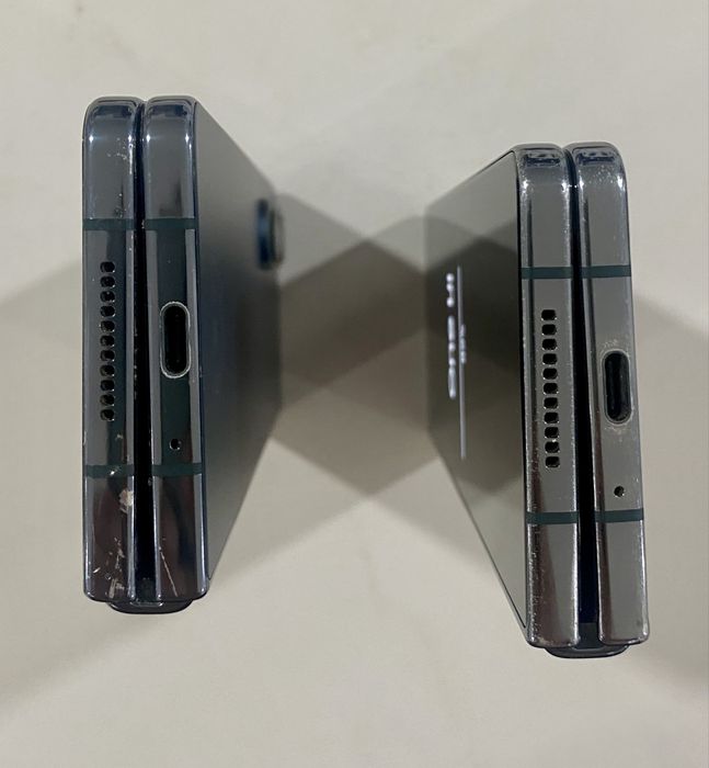 2 x Samsungs Z Folds 4 (ecras internos avariados)