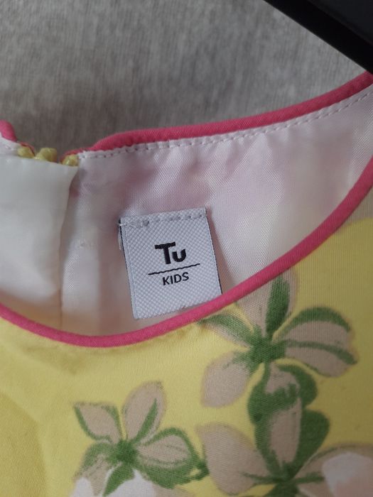 Платье для девочки летнее.  Нарядное.