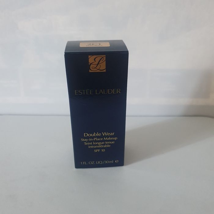 Estee Lauder Double Wear stay in place Makeup spf10 2C1