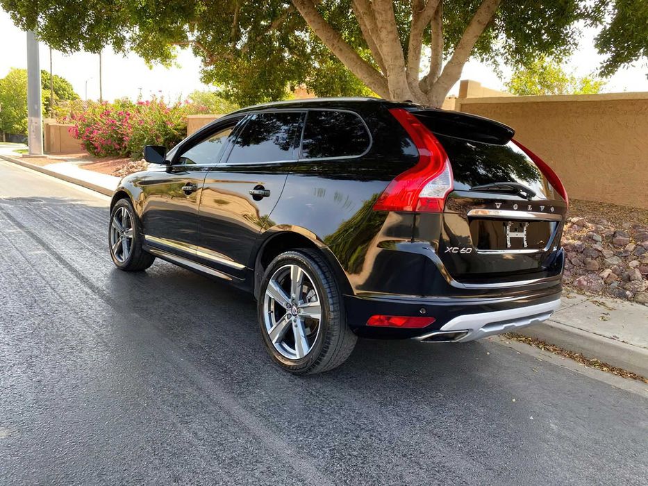 Volvo XC60      2016