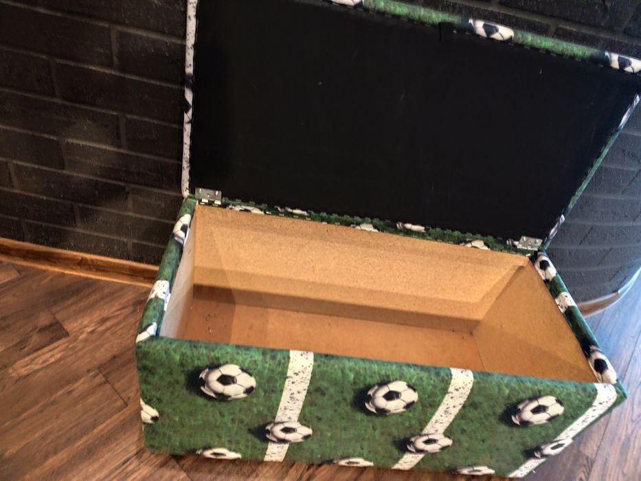 Skrzynia pudło do przechowywania piłka boisko