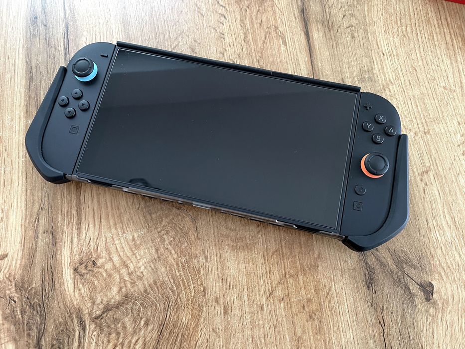 Konsola Nintendo Switch 2 + Pro Kontroler + Etui + 2 Gry + Gwarancja