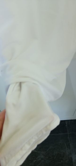 Biała sukienka z haftem Massimo Dutti xs