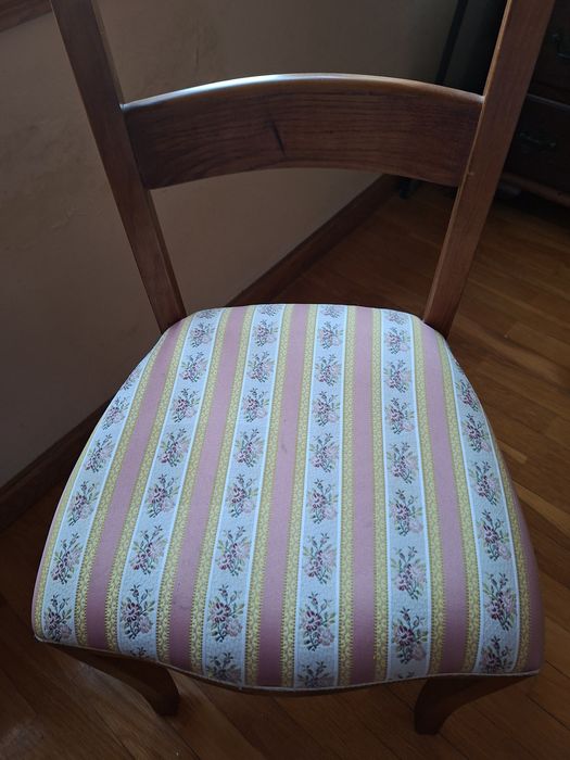 Cadeira de quarto em Nogueira