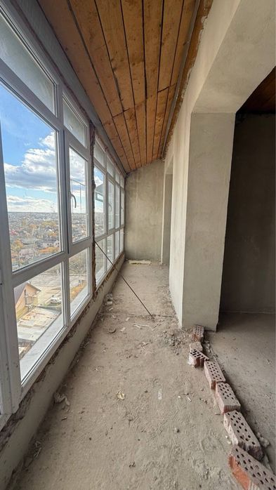 Продається видова 2 кімнатна квартира