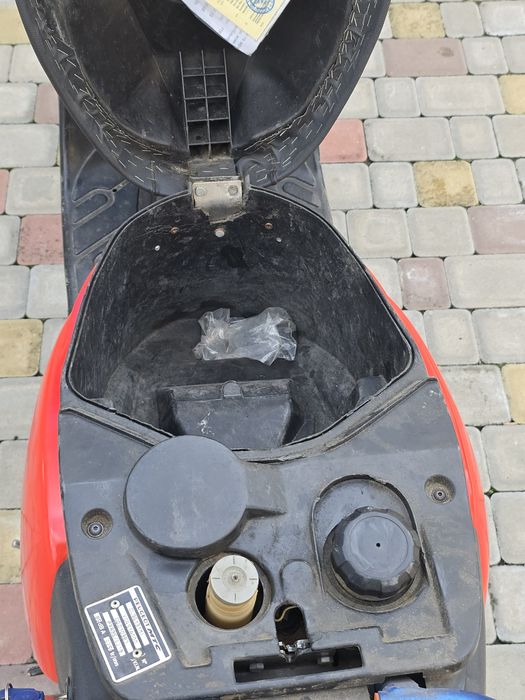 Скутер Peugeot Squab