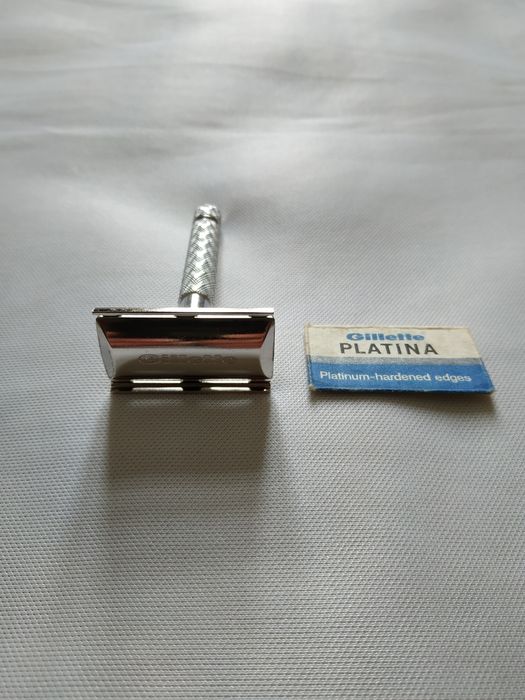 Máquina de barbear Antiga Gillette (Nova-não foi usada)