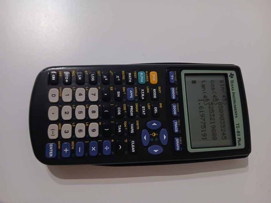 Calculadora Gráfica Texas TI 83 Plus usada