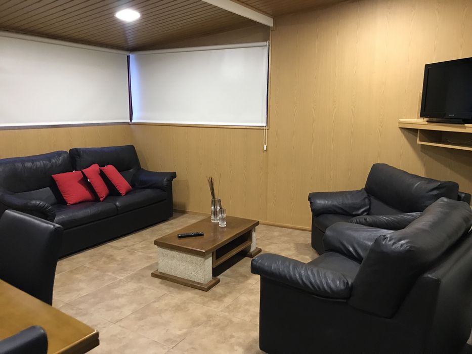 Aluga-se T2 com terraço