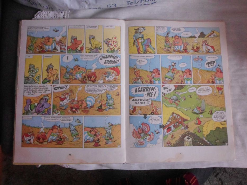 livro do astérix com o titulo o combate dos chefes com 48 páginas