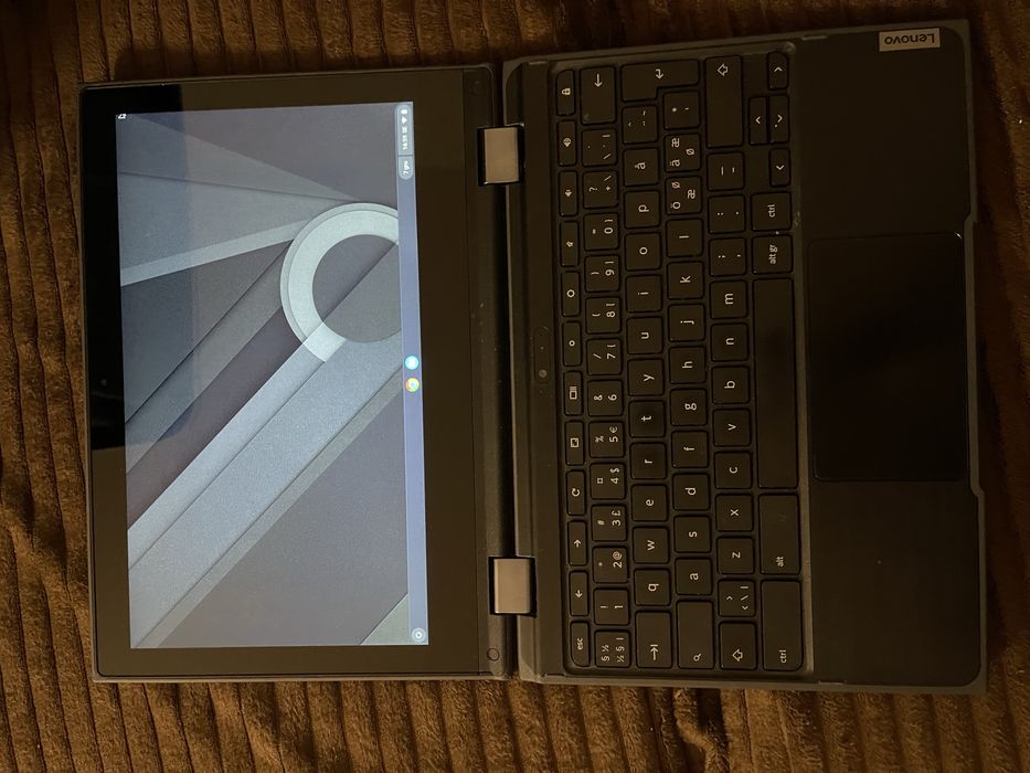 Lenovo Chromebook 300e 2nd Gen (82CE) lekki, wytrzymały i dotykowy
