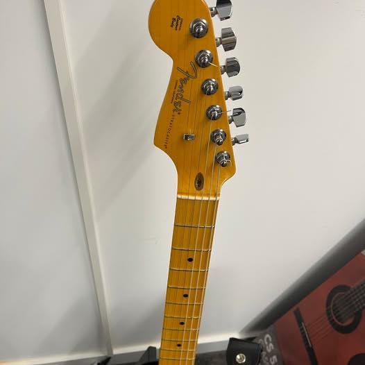 Fender American Professional II Stratocaster RW ESQUERDINA