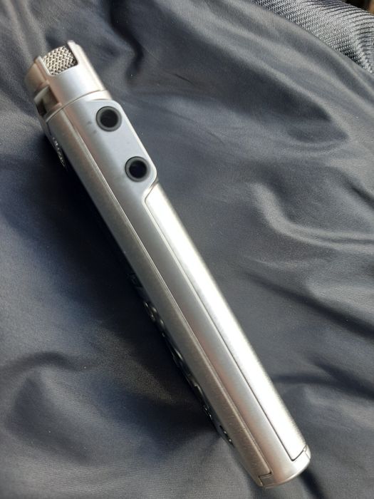 Диктофрн OLIMPUS DM-770