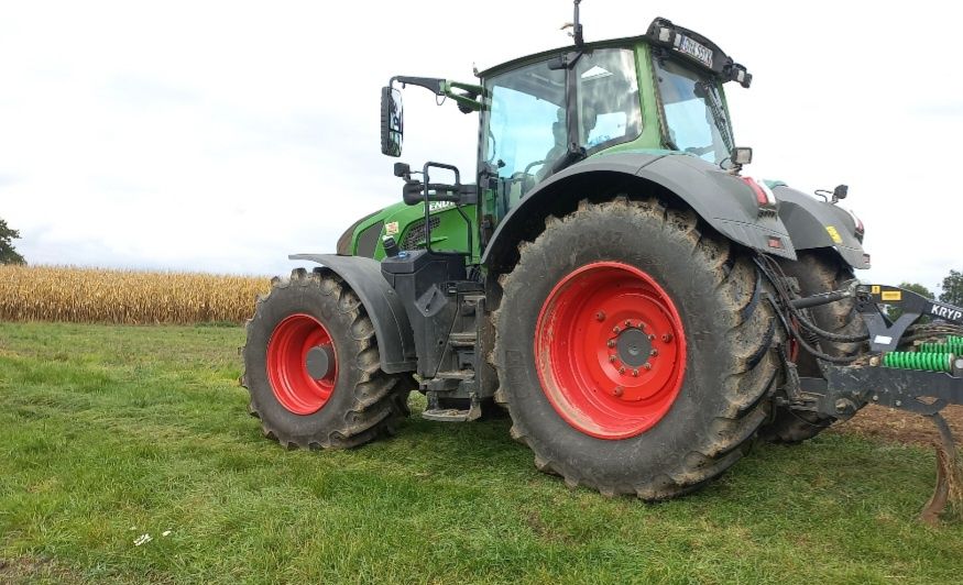 Fendt 826vario S4