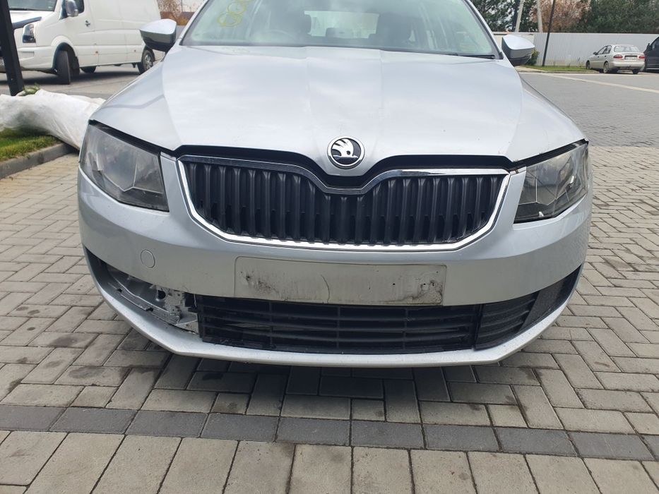 Бампер передній Skoda Octavia a7 шкода а7 дорестайл LA7W