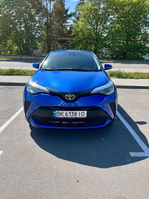 Продам авто Toyota CH-R