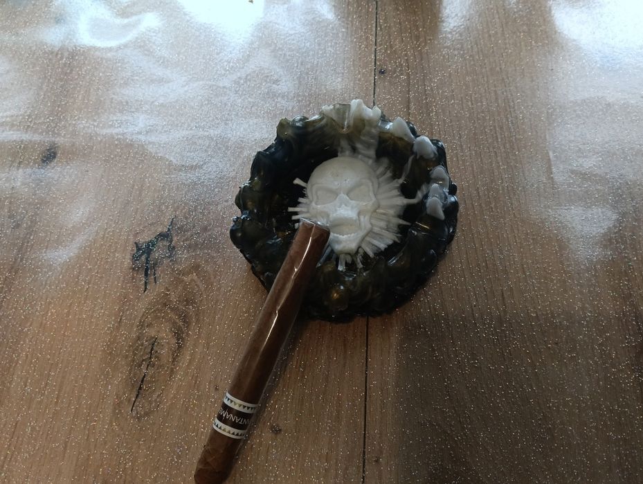 Popielniczka z żywicy