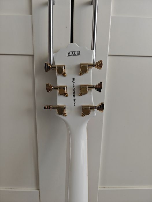 Harley Benton Hollowbody