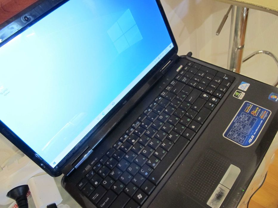 Asus Pentium T4300 , GeForce Cuda GT220