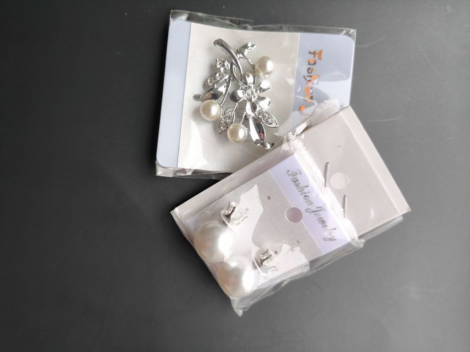 Сережки та брошка