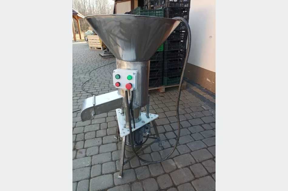 Młynek rozdrabniacz do owoców i warzyw