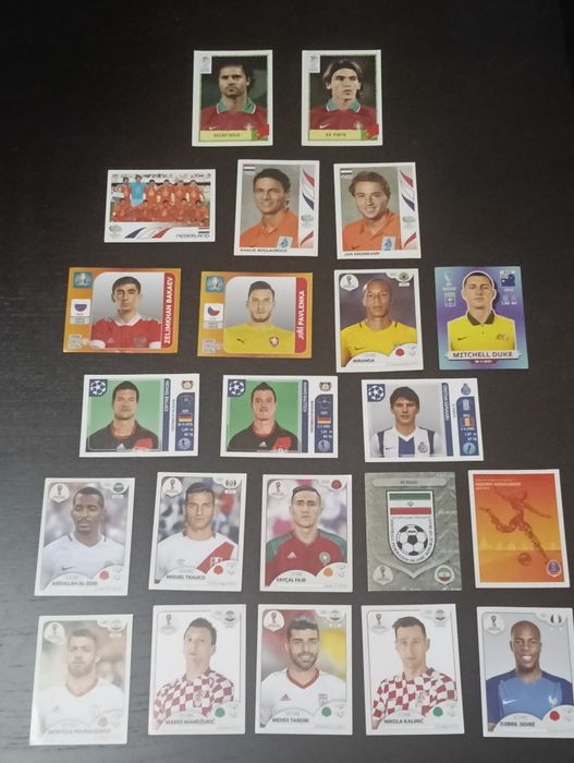 Lote de 22 cromos diversos ( várias coleções)