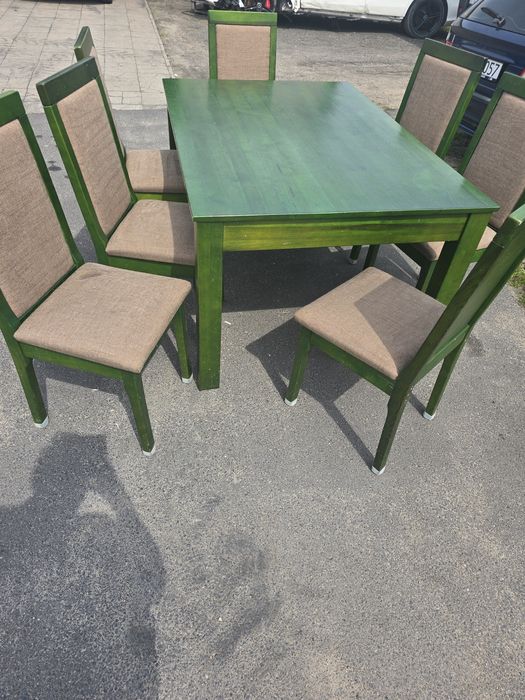 Stół z krzesłami drewniany