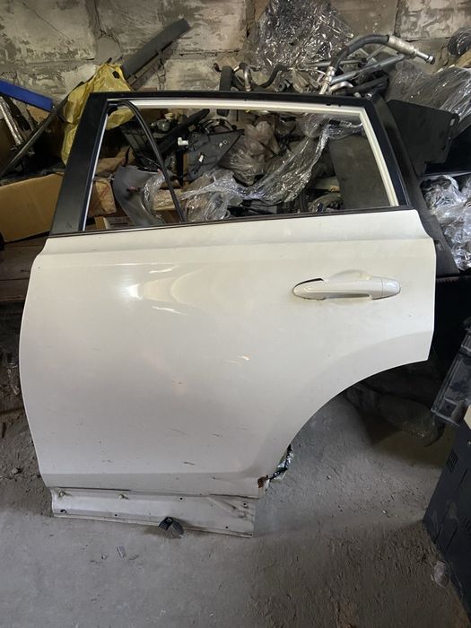 Двері задні ліві Тойота Toyota RAV 4 2013-2018 оригінал