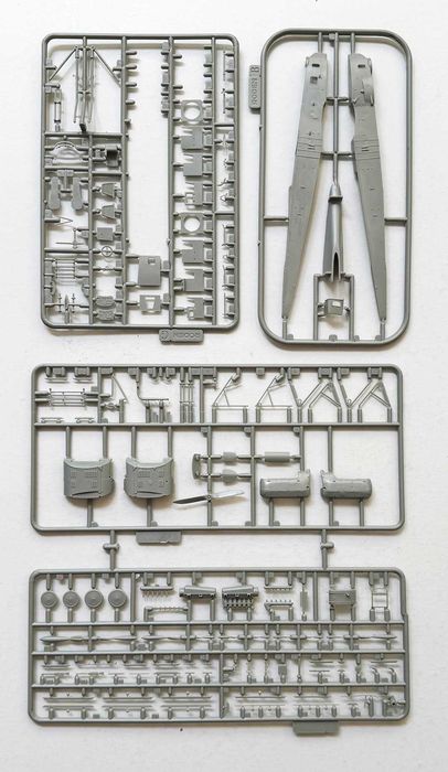 Roden_GOTHA G.IV. Esc.1:72. Completo e como novo.