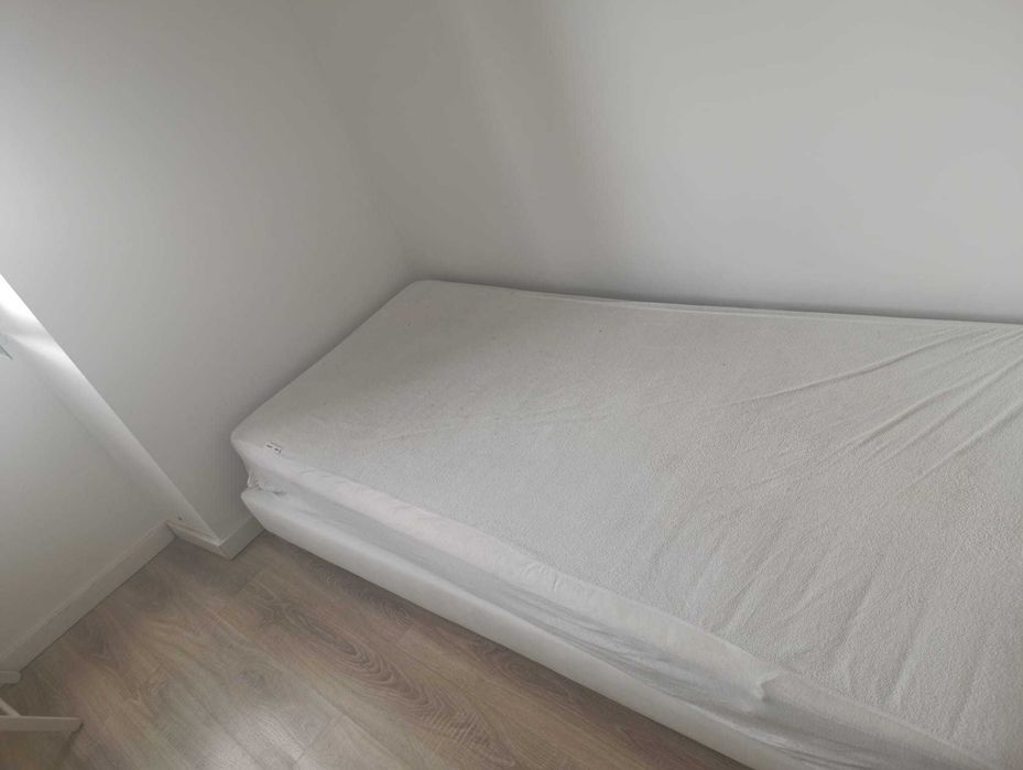 Quarto em Apartamento T2 - Zona do Beato.