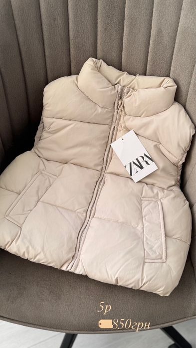 Жилет / безрукавка Zara/куртка