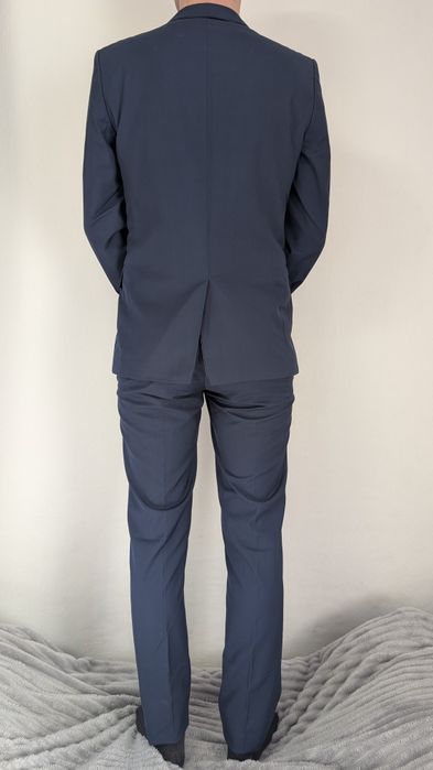 Продам чоловічий класичний костюм 48 розмір Winiar