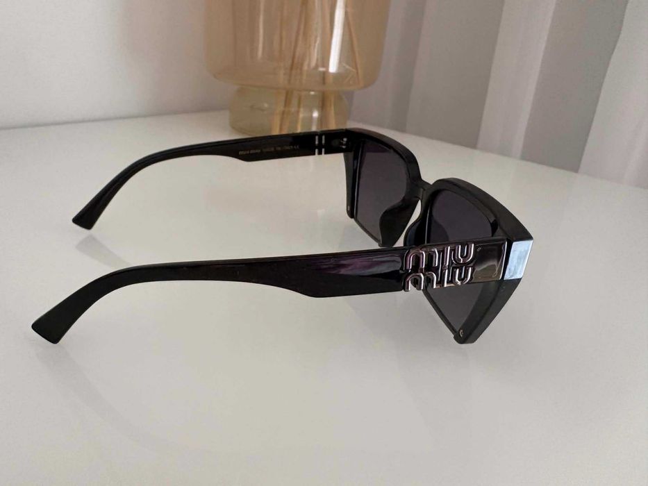 Okulary przeciwsłoneczne MIU MIU