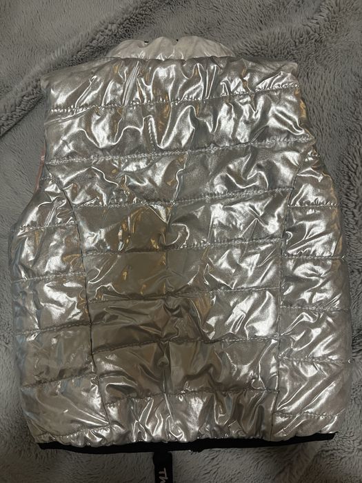 Продам жилетку на два боки для дівчинки